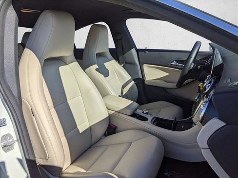 Used 2014 Mercedes-Benz CLA 250 image 19