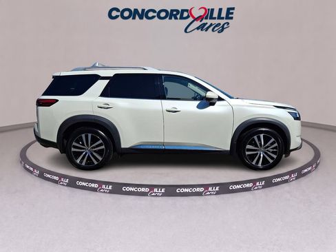 Certified 2023 Nissan Pathfinder Platinum w/ Cargo Package AWD/4WD image 8