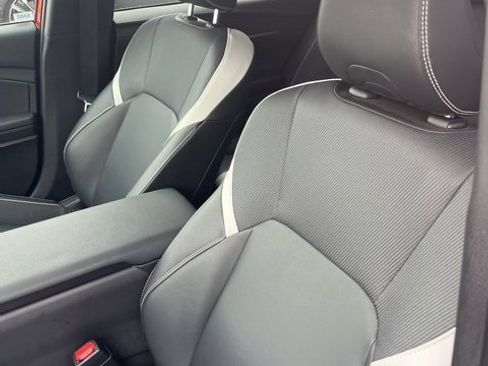 Used 2025 Toyota Camry SE image 11