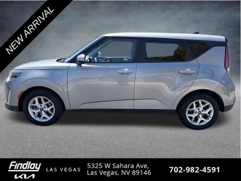Certified 2023 Kia Soul LX w/ LX Technology Package FWD image 6