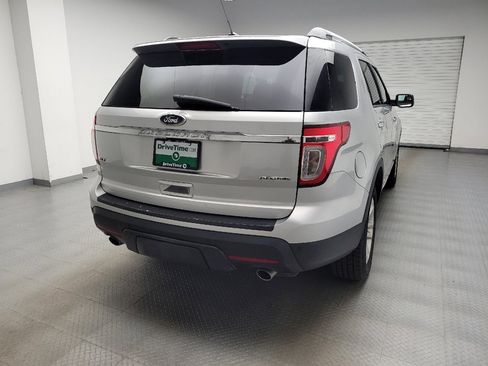 Used 2015 Ford Explorer XLT w/ Equipment Group 202B FWD image 7
