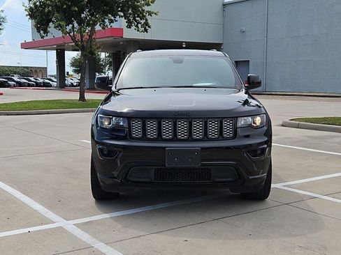 Used 2019 Jeep Grand Cherokee Altitude RWD image 2