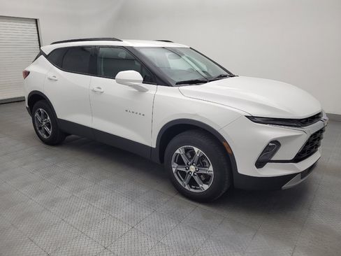 Used 2024 Chevrolet Blazer LT w/ Convenience Package FWD image 11