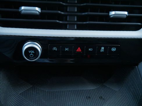 Used 2025 Ford Explorer Active image 23