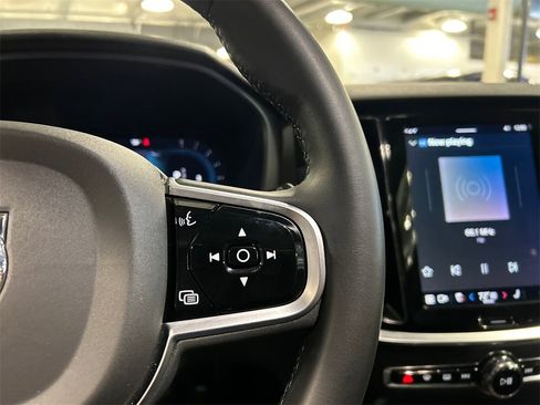 Used 2025 Volvo V60 B5 Cross Country Plus image 14