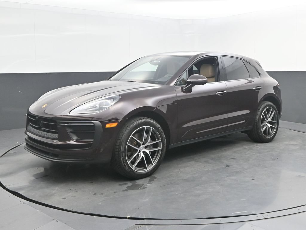 Certified 2024 Porsche Macan AWD/4WD image 1