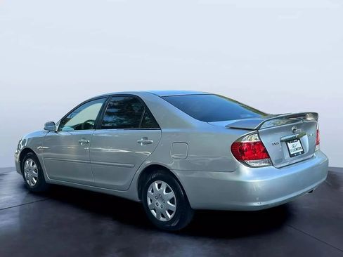Used 2005 Toyota Camry SE image 3