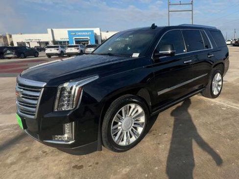 Used 2019 Cadillac Escalade Platinum AWD/4WD image 4