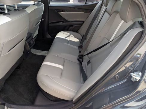 Used 2025 Toyota Camry SE FWD image 22