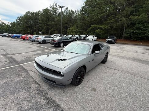 Used 2019 Dodge Challenger SXT image 25