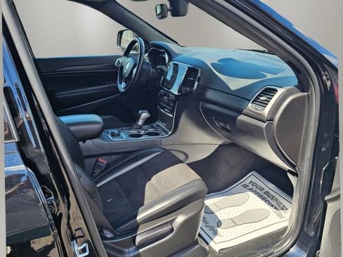 Used 2022 Jeep Grand Cherokee Laredo X AWD/4WD image 8