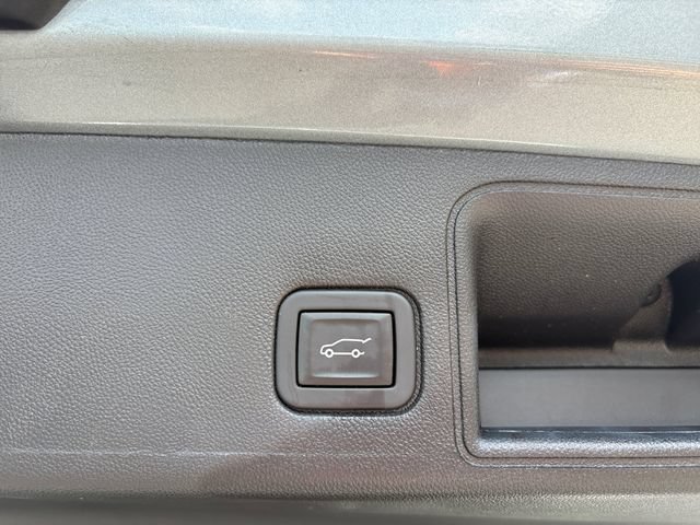 Used 2024 GMC Terrain AT4 w/ LPO, Floor Liner Package AWD/4WD image 17