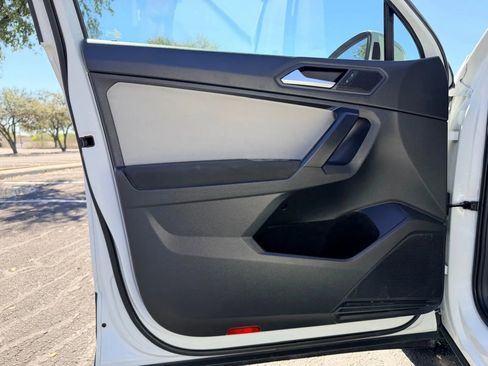 Used 2021 Volkswagen Tiguan S image 18