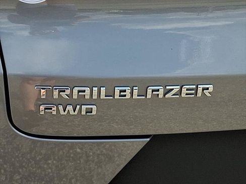 Used 2023 Chevrolet TrailBlazer LT w/ Convenience Package AWD/4WD image 32