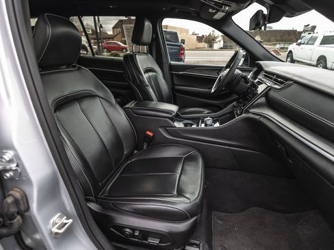 Used 2024 Jeep Grand Cherokee L Limited w/ Luxury Tech Group II image 28