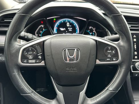 Used 2018 Honda Civic Touring image 22