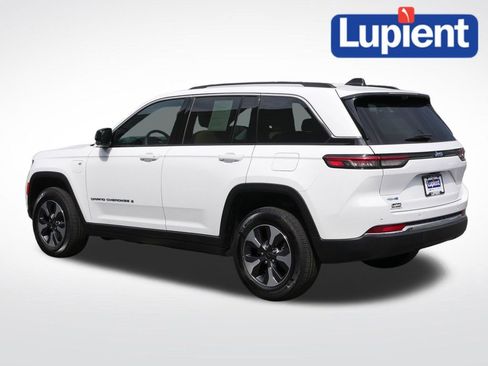 Used 2022 Jeep Grand Cherokee Limited 4xe w/ Luxury Tech Group II AWD/4WD image 9