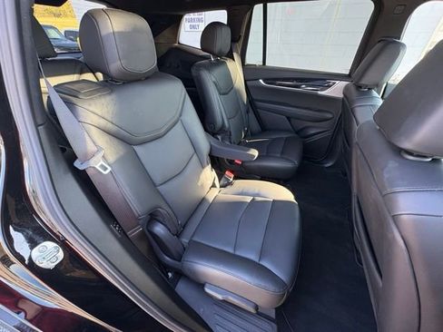 Used 2025 Cadillac XT6 Premium Luxury image 30