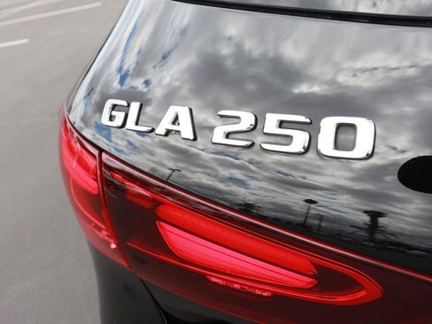 Used 2025 Mercedes-Benz GLA 250 image 6