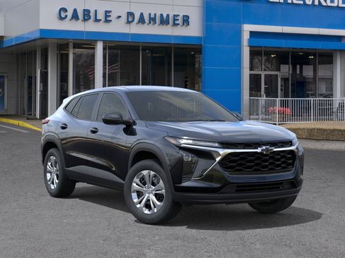 New 2026 Chevrolet Trax LS FWD image 7