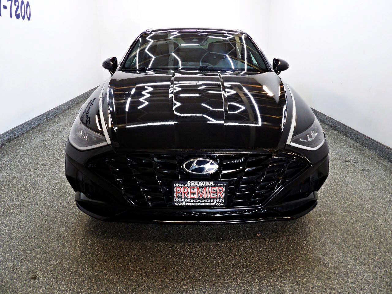 Used 2021 Hyundai Sonata SEL Plus w/ Tech Package FWD image 2