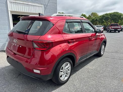 Used 2020 Hyundai Venue SEL w/ Convenience Package FWD image 5
