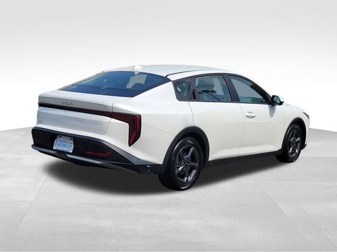 Used 2025 Kia K4 LXS FWD image 4