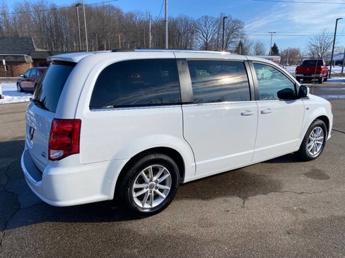 Used 2019 Dodge Grand Caravan SXT image 5