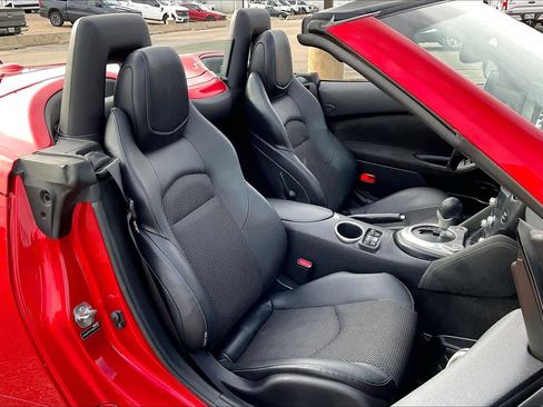 Used 2019 Nissan 370Z Touring Sport image 8