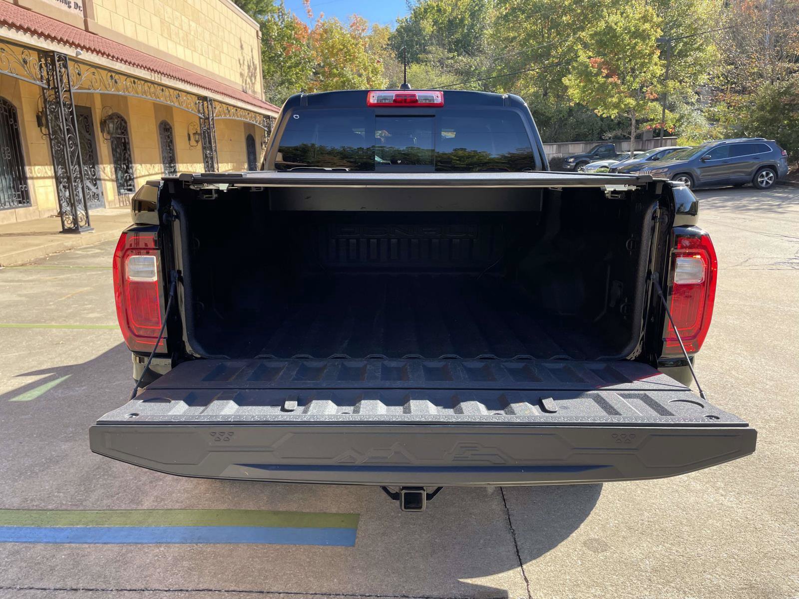 Used 2023 GMC Canyon Denali AWD/4WD image 10