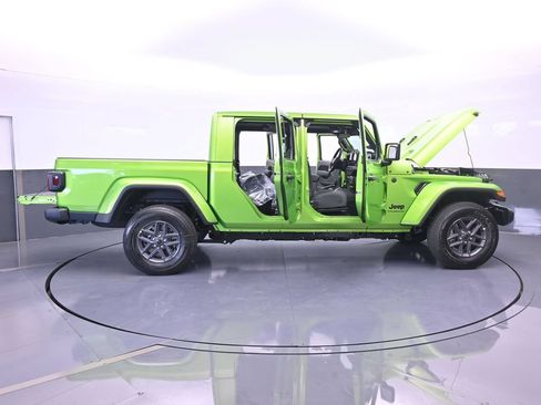 Used 2025 Jeep Gladiator Sport AWD/4WD image 67