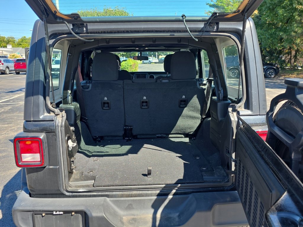 Used 2022 Jeep Wrangler Unlimited Sport AWD/4WD image 29