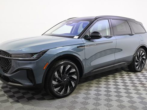 New 2026 Lincoln Nautilus Reserve image 2