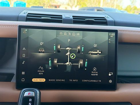 Used 2023 Land Rover Defender 130 X-Dynamic SE image 31