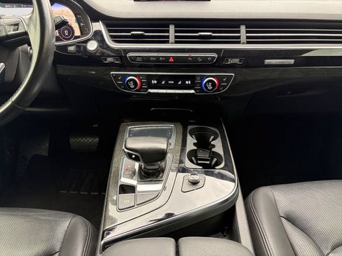 Used 2018 Audi Q7 3.0T Prestige w/ Prestige Package AWD/4WD image 12