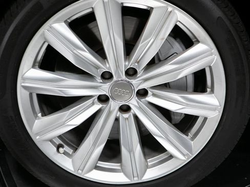 Used 2017 Audi A8 L 3.0T w/ Executive Package image 11