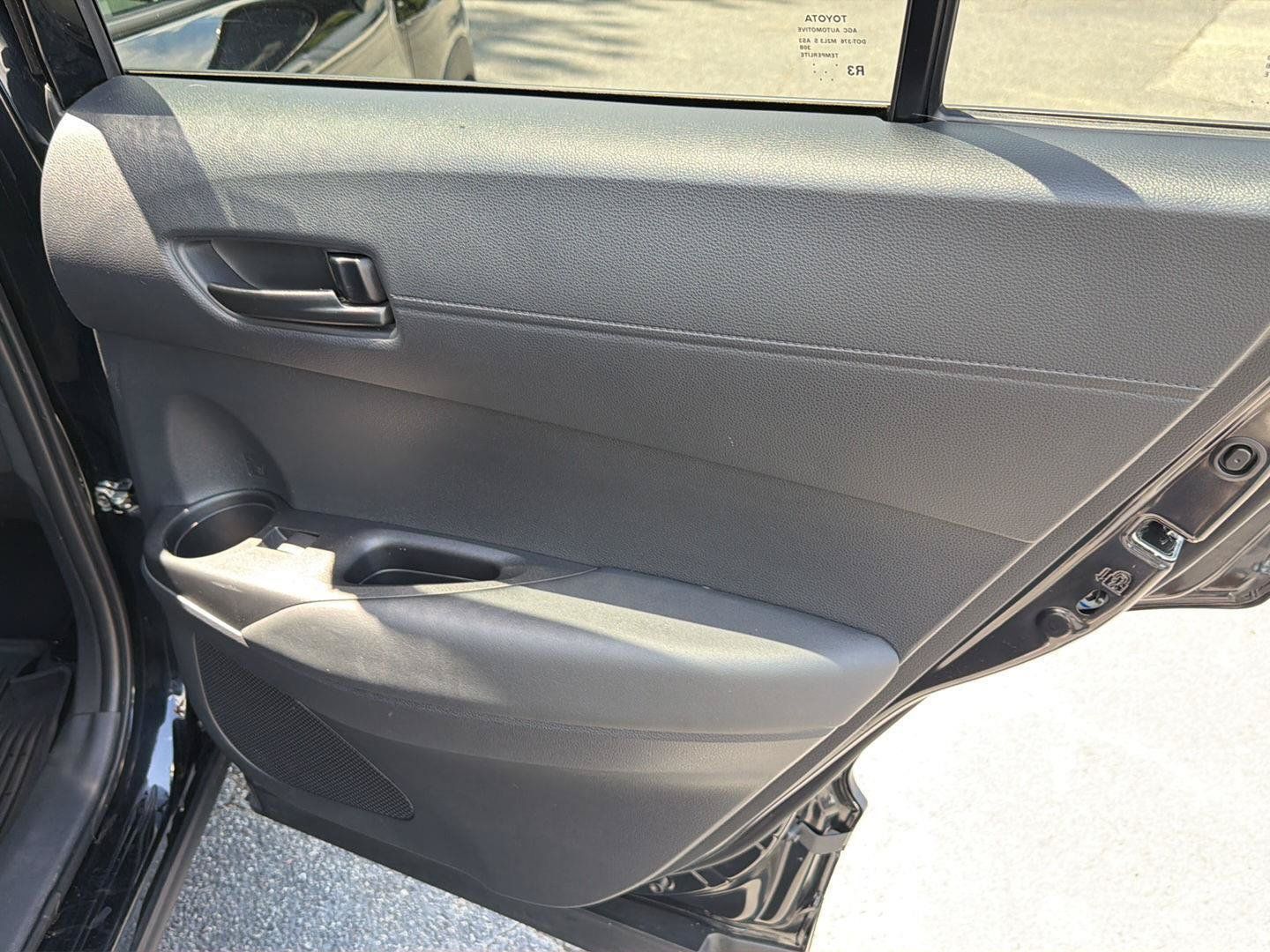 Used 2025 Toyota Corolla Cross AWD Hybrid image 15