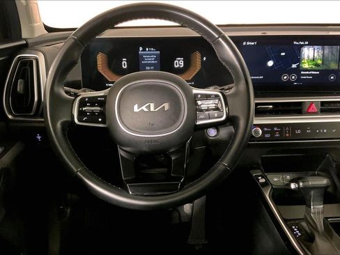 Certified 2024 Kia Sorento S image 5