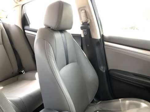 Used 2017 Honda Civic Touring image 17
