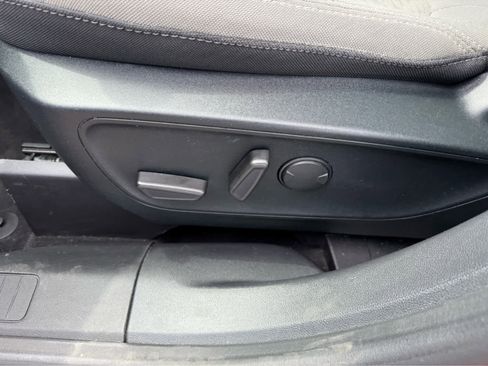 Used 2020 Ford Escape SE image 8