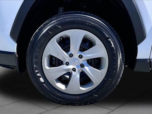 Used 2023 Toyota RAV4 LE AWD/4WD image 20