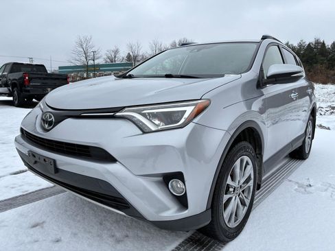 Used 2018 Toyota RAV4 Limited image 5