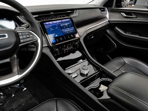 Used 2023 Jeep Grand Cherokee L Limited w/ Luxury Tech Group II image 28