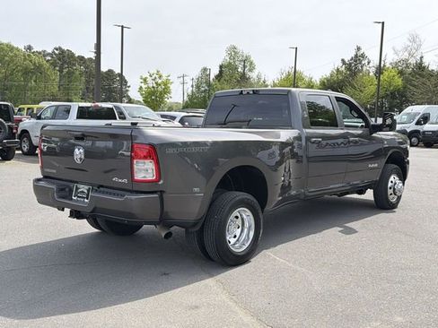 Used 2024 RAM 3500 Big Horn w/ Sport Appearance Package image 13