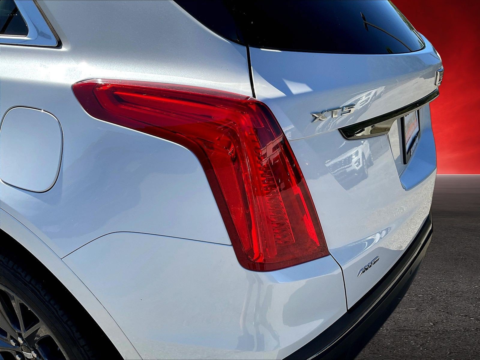 Used 2018 Cadillac XT5 Luxury w/ LPO, Black Ice Package AWD/4WD image 22