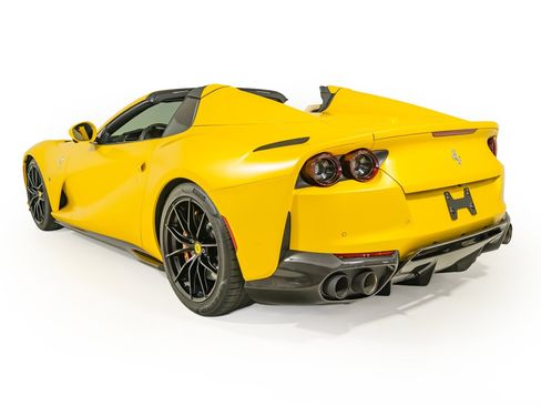 Used 2022 Ferrari 812 GTS RWD image 16