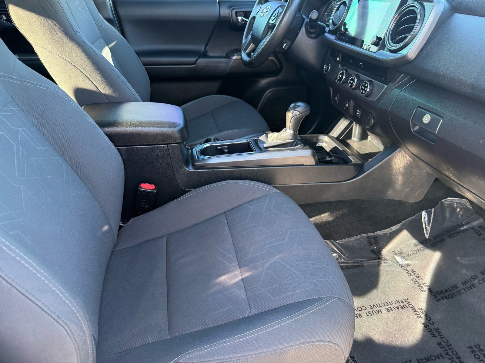 Used 2017 Toyota Tacoma TRD Sport w/ Tow Package RWD image 31