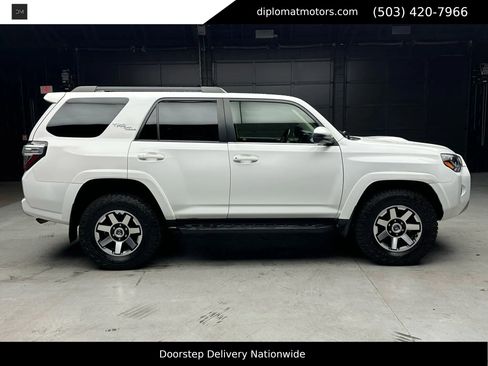 Used 2020 Toyota 4Runner TRD Off-Road image 8