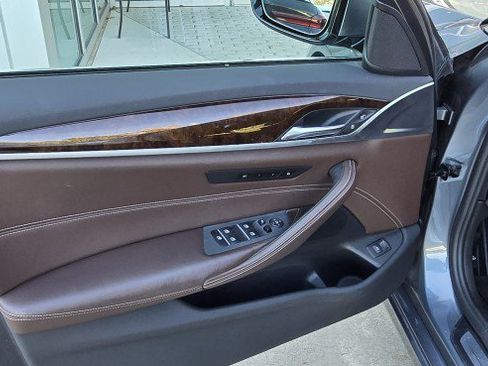 Used 2019 BMW 540i image 12