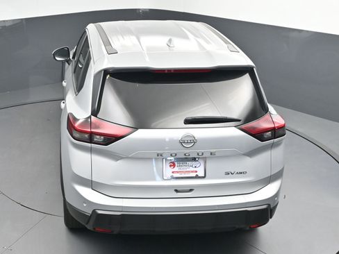 Used 2024 Nissan Rogue SV image 35